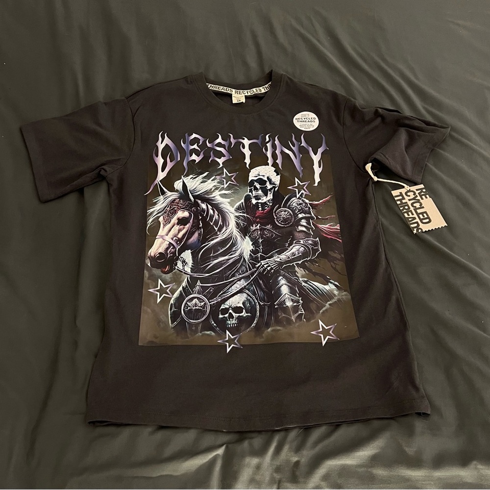 Recycled Threads Graphic t-shirt with Skeleton Knight Design New